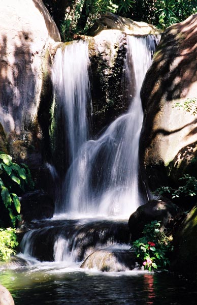  Maui Prince Waterfall 